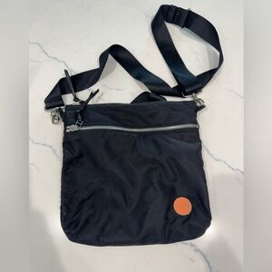 Shorty love - Amuse Medium Crossbody bag. Black